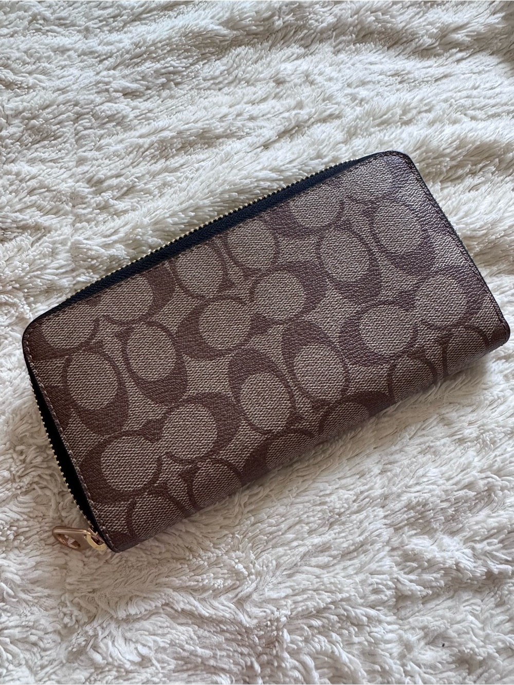 Coach Signature Long Zip Around Wallet NWT - Picture 3 of 11